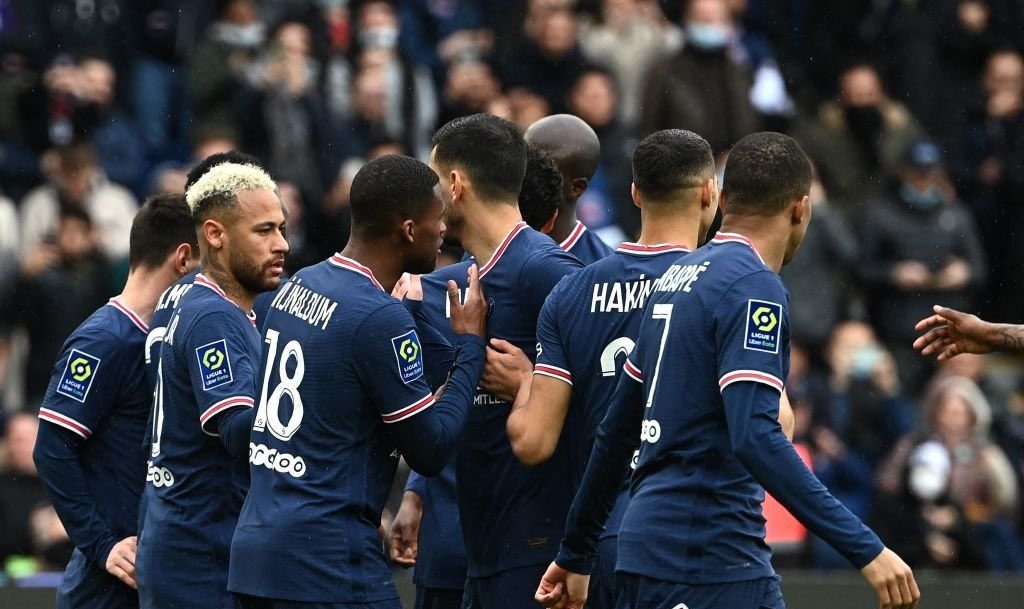 رغم التعثر .. باريس سان جيرمان بطلاً للدوري الفرنسي